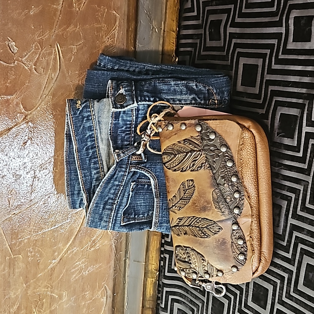 Gorgeous concealed carry cross body